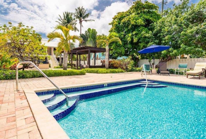 Beach Living At Island Pine Villas Blaw Джорджтаун Экстерьер фото